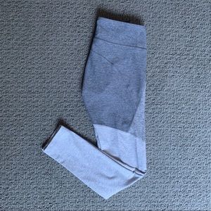 OV leggings on dove gray with tri-color blocking